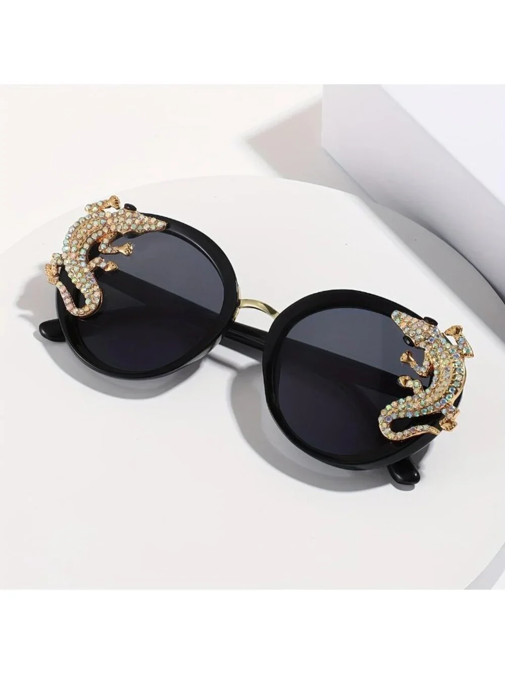 Women's Sparkling Animal Oval Frame Fashion Sunglasses Elegant Wear Black